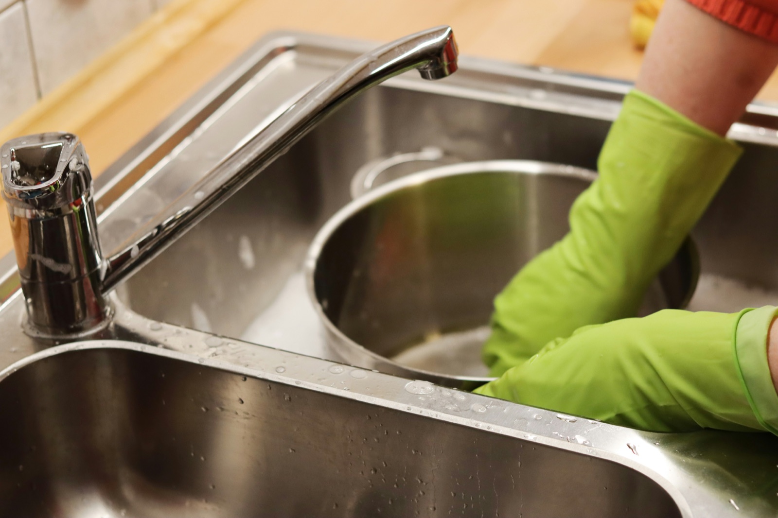 Commercial and industrial pressure cleaning by Apollo Surface Solutions